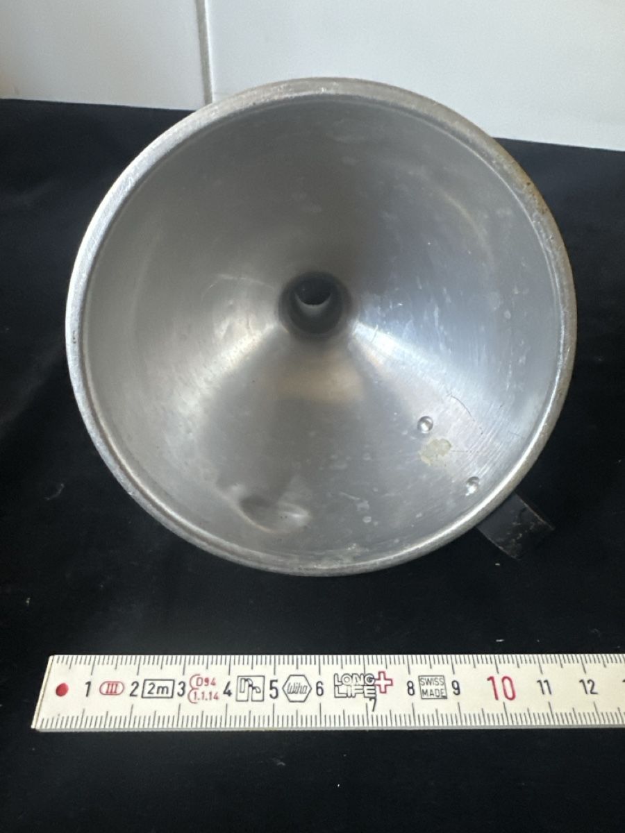 Altri elettrodomestici e apparecchi d’epoca: Grosser Einmach-Trichter, Aluminium, Vintage – Usato da Zürich venduto da Chaeffeler 2