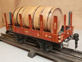 Schöner Märklin 1772 Rungenwagen mit Ladegut in Spur 0
