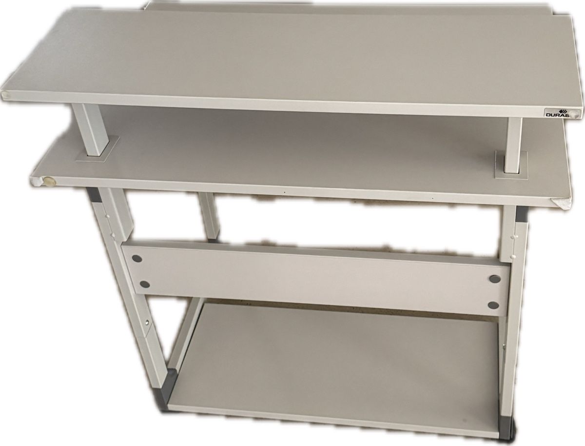 Tables: Computer-Tisch auf Rollen – D'occasion à Winterthur par Tmira 1