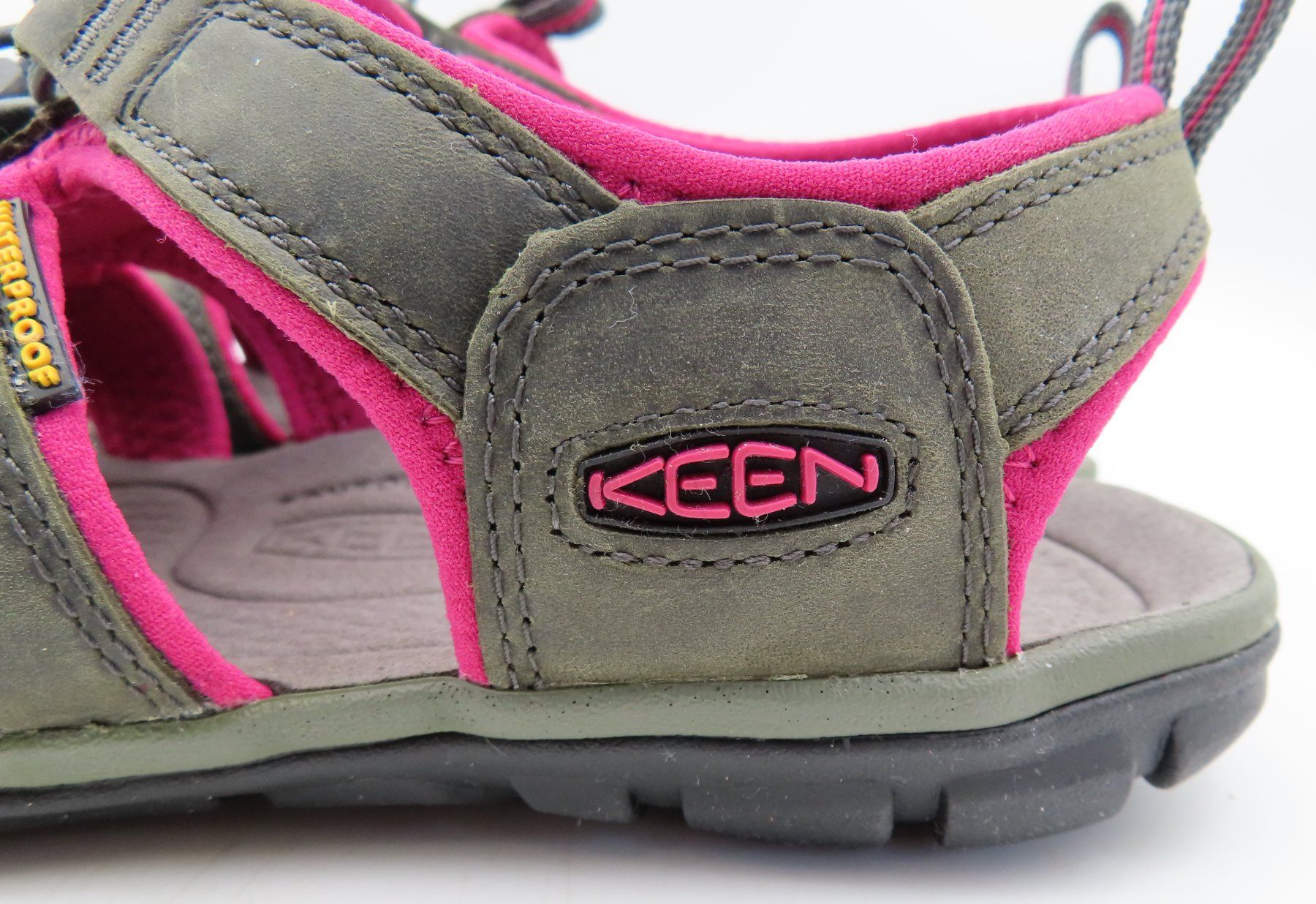 Keen Chaussures femmes: Keen Wandersandalen – D'occasion à Reinach BL par WBZ-Flohmarkt 5