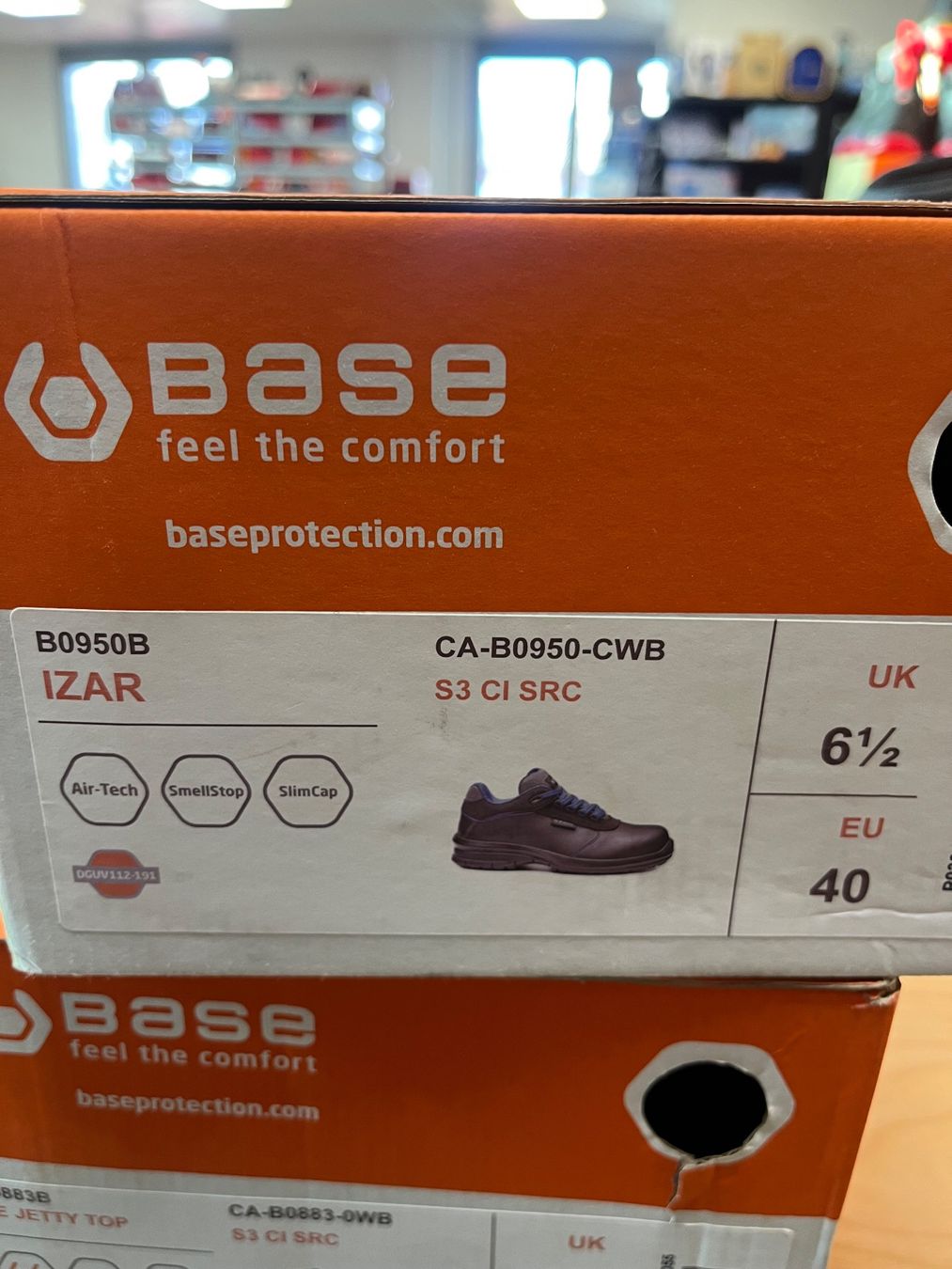 Scarpe da uomo: Chaussures de sécurité Base Izar S3 SRC, T.40, Neuves – Nuovo e nell'imballaggio originale da Satigny venduto da SP-Industriel 1