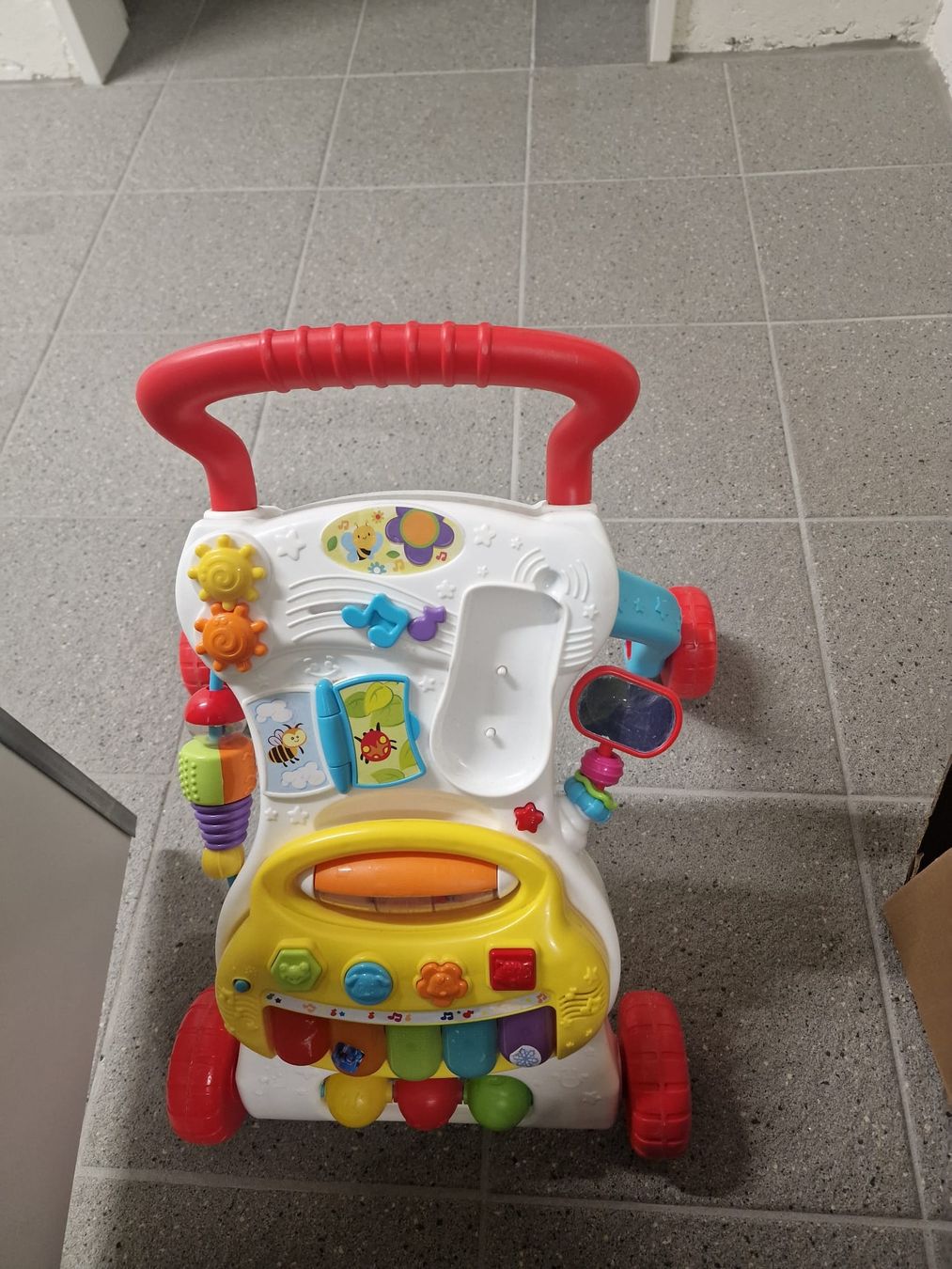 Stühle: Kinderstuhl und Laufrad – Gebraucht aus Lachen SZ von mar_22sq 4