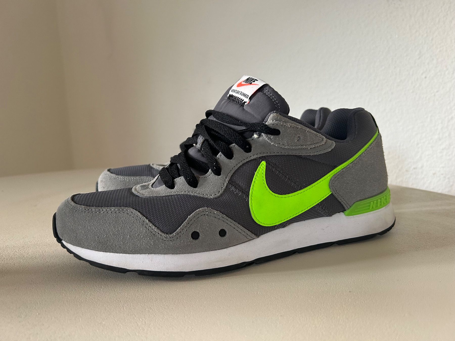 Nike Scarpe da uomo: Wenig getragene Sneaker Nike Venture Runner Gr 44 – Usato da Rorschacherberg venduto da Svebe 1