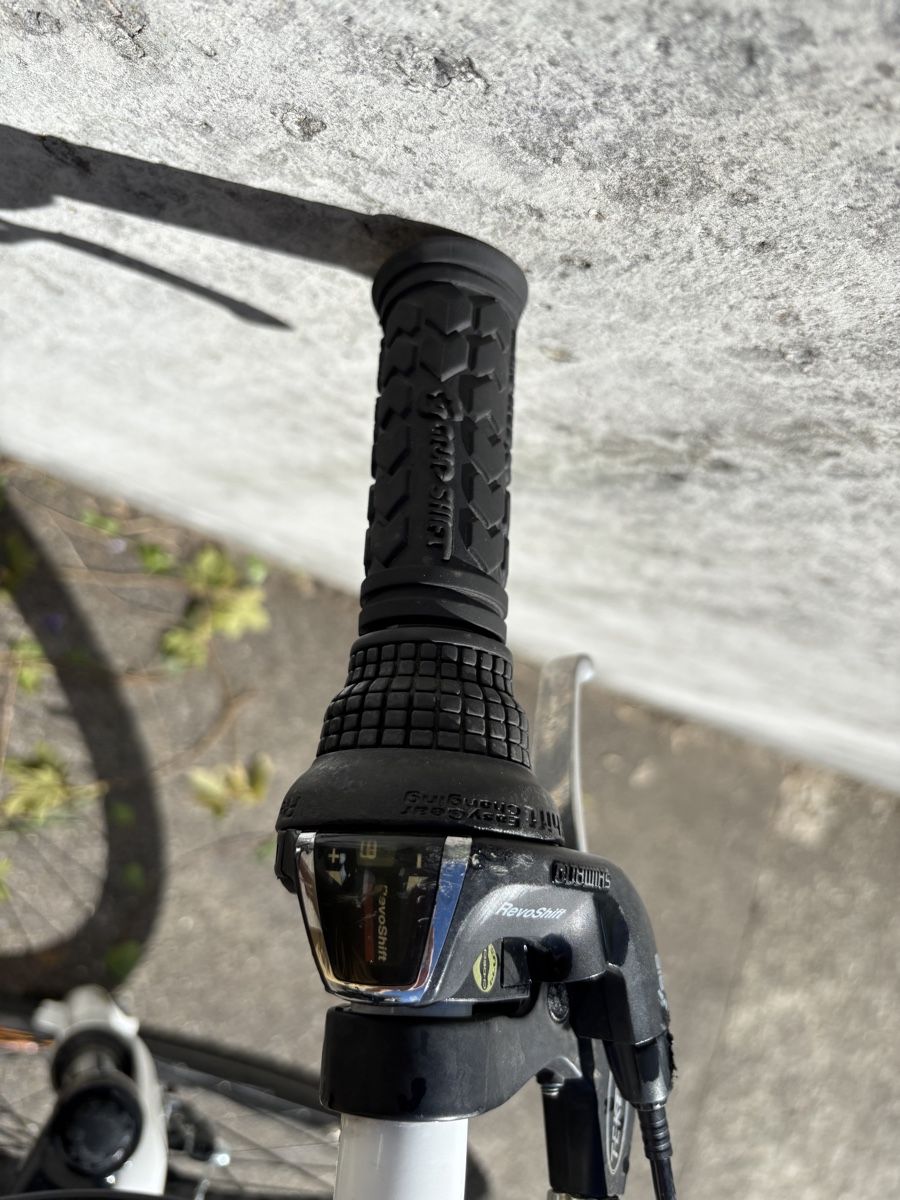 Specialized Biciclette: Specialized Hotrock Mountain Bike 24" – Usato da Wettingen venduto da  9