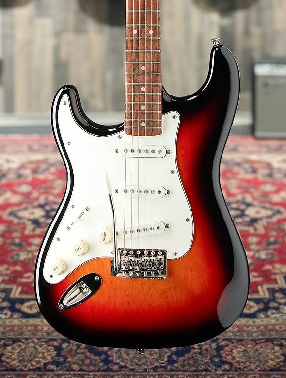 Strumenti musicali: Squier by Fender Classic Vibe 60s Stratocaster – Usato da Froideville venduto da ChrisGuitars