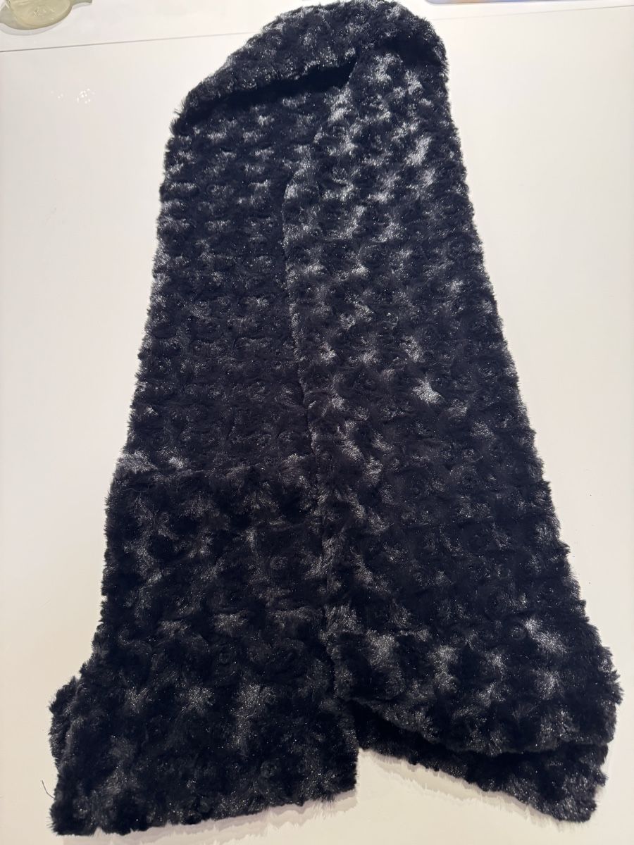 Foulard & Sciarpe: Dunkler Frauenschal – Usato da Suhr venduto da Oppel