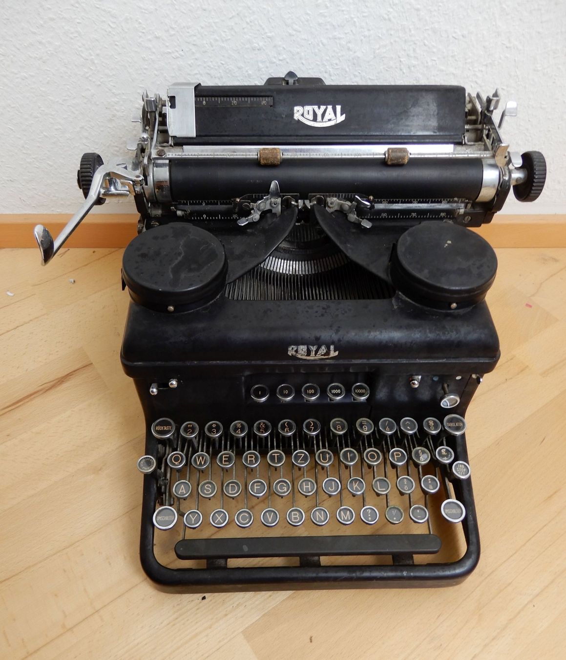 Macchine da scrivere: Schreibmaschine Royal No.10 – Difettoso da Trasadingen venduto da Traadinger 1