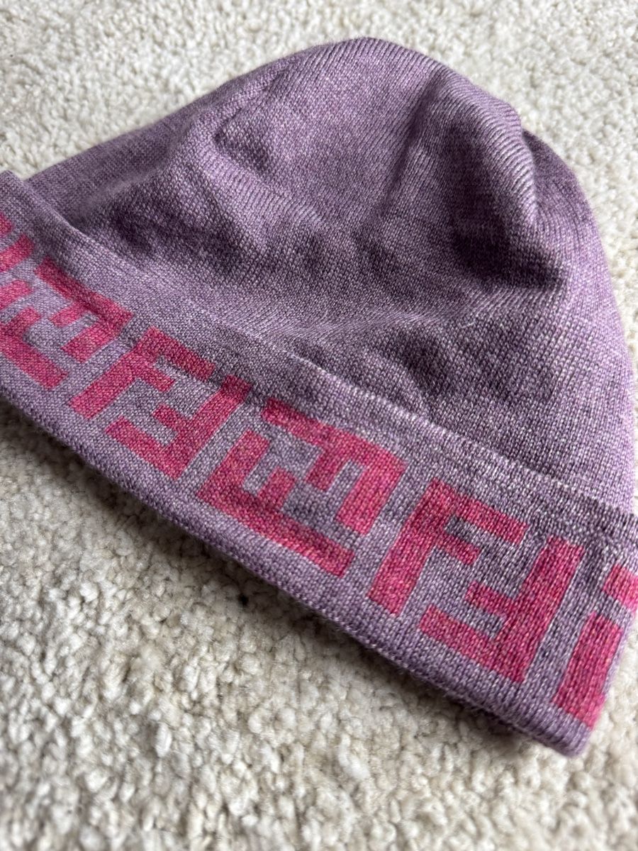 Fendi Copricapi, berretti & cappellini: Fendi Beanie / Mütze – Usato da Zürich venduto da jon_8vgb