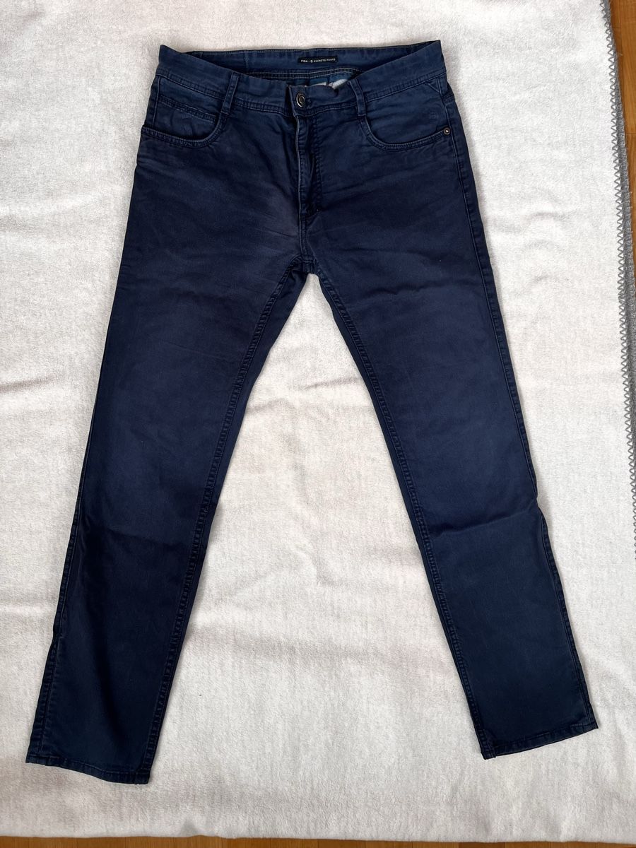 Mango Jeans: Pantalons jeans bleu marin Mango Man Taille 40 – Gebraucht aus Romont FR von cat_j6ww