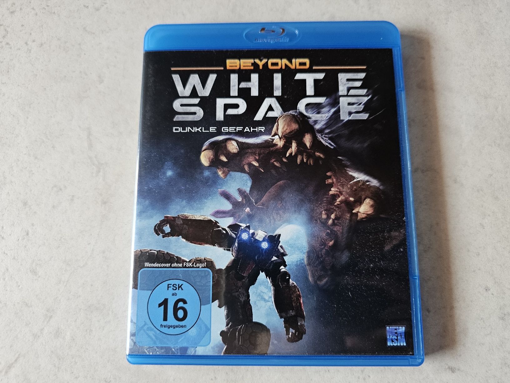 Tutti i DVDs: White Space  -  Dunkle Gefahr  /  Bluray – Usato da Schneisingen venduto da backstore24