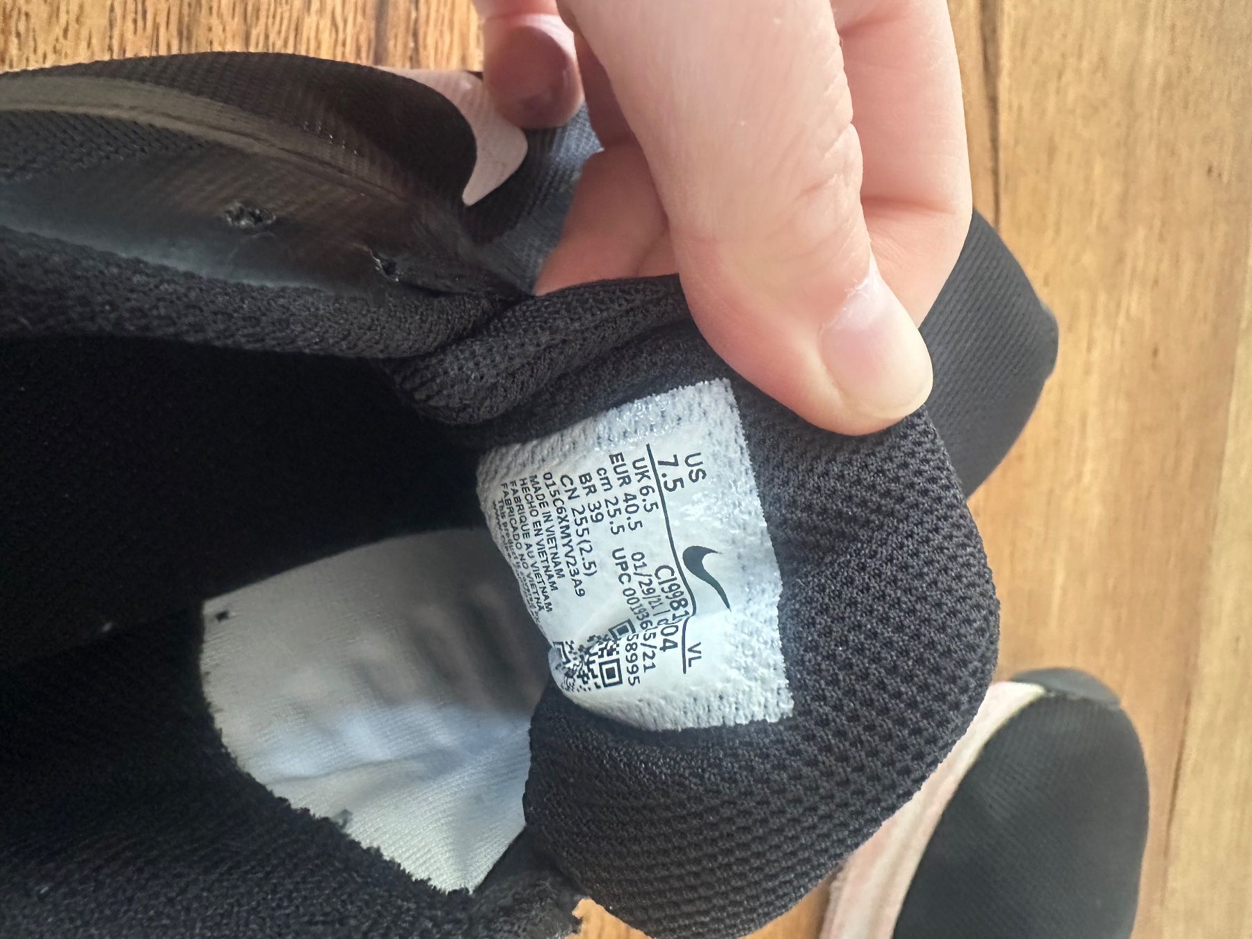 Nike Herrenschuhe: Nike Turnschuhe gebraucht, Grösse 40.5 – Gebraucht aus Bern von Ce_li_ne 2