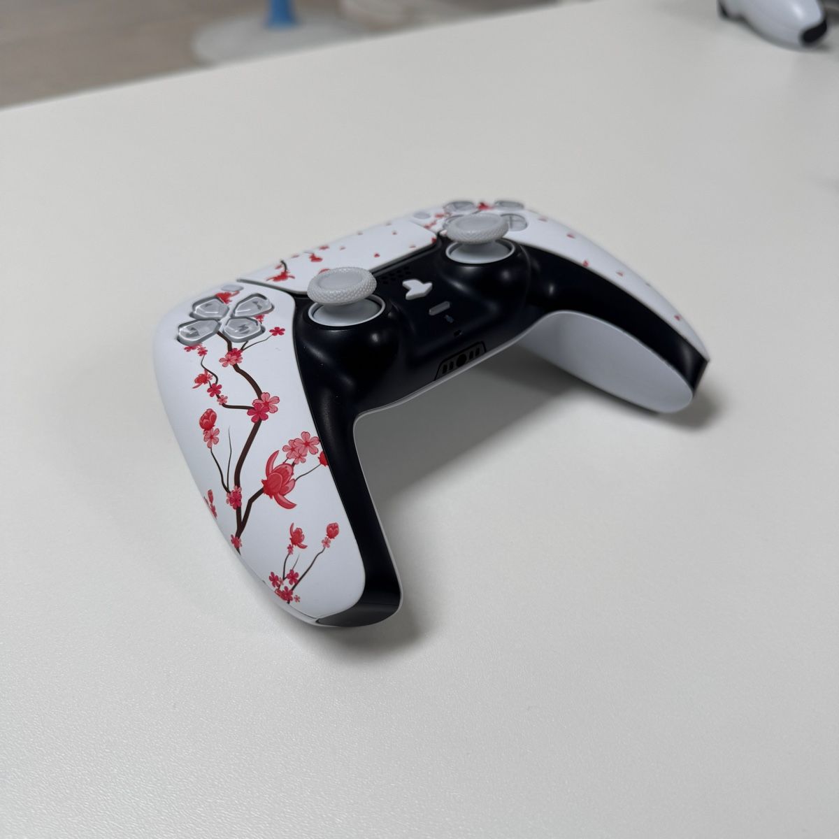 Sony Controller: PS5 Controller Scuf Sakura Design – Nuovo (secondo la descrizione) da Derendingen venduto da Abishan1902 2