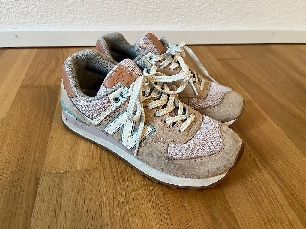 Scarpe da donna: New Balance 574 Beige/Rosa – Usato da Oberwil (Dägerlen) venduto da schnipta