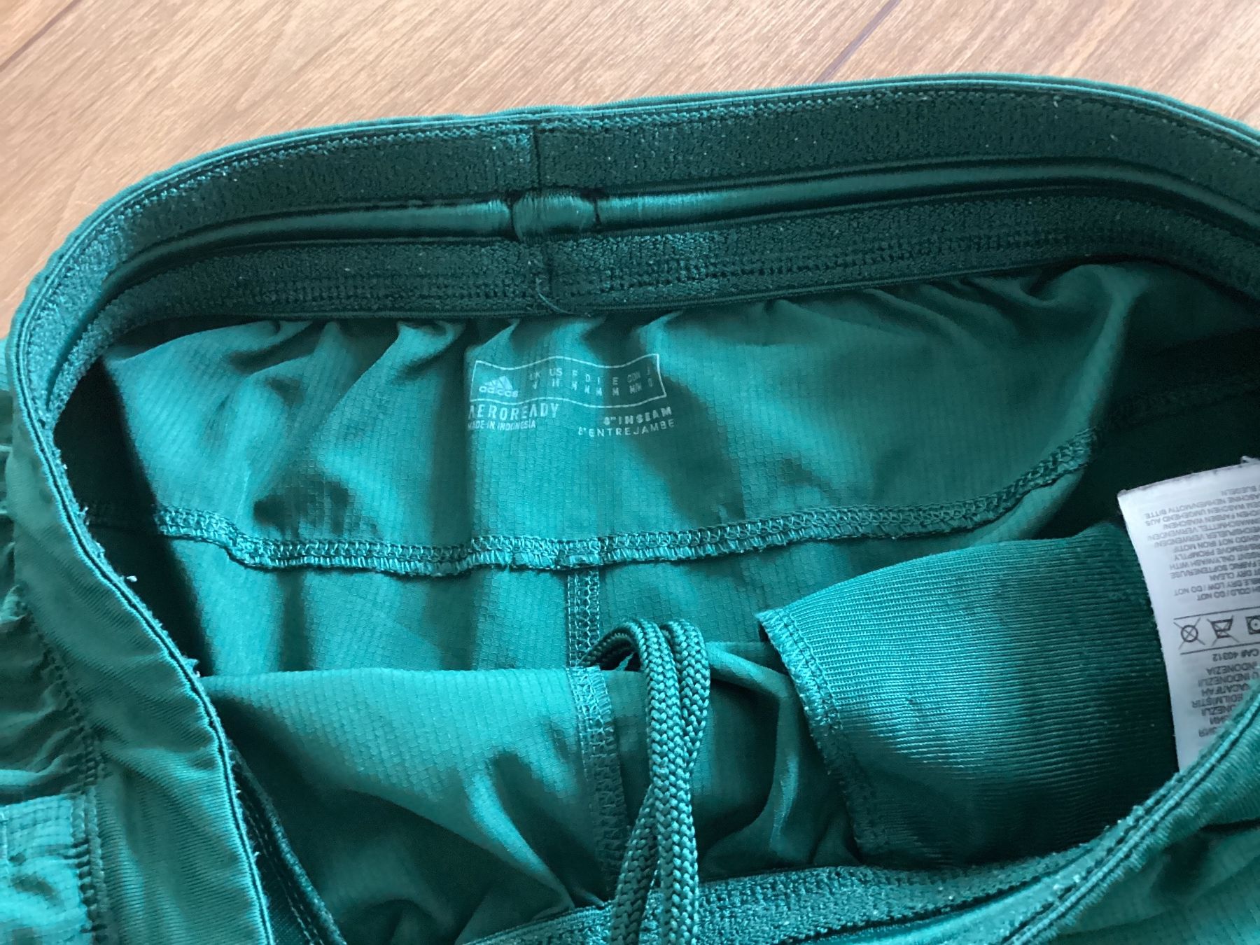 Adidas Hosen: Adidas Sporthose – Gebraucht aus Dachsen von Achohberg 1