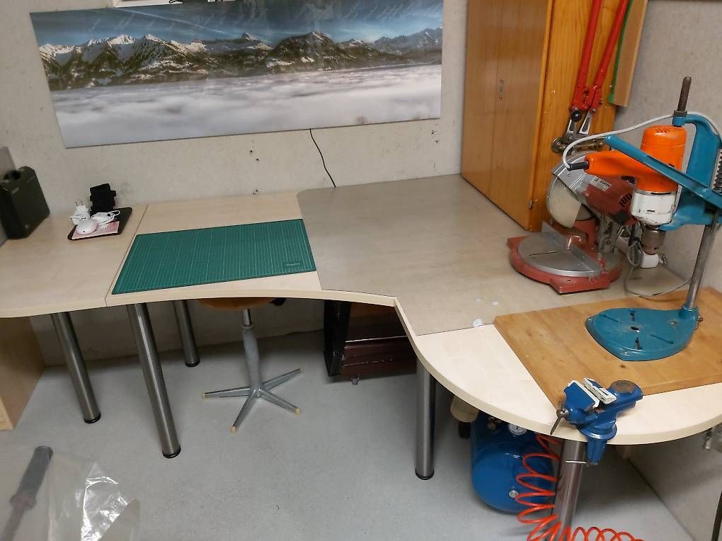 Scrivanie: Ecke Arbeitstisch – Usato da Stalden (Sarnen) venduto da chr_s5xx 1