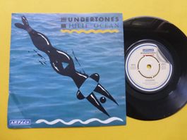 The Undertones – Julie Ocean / Kiss In The Dark