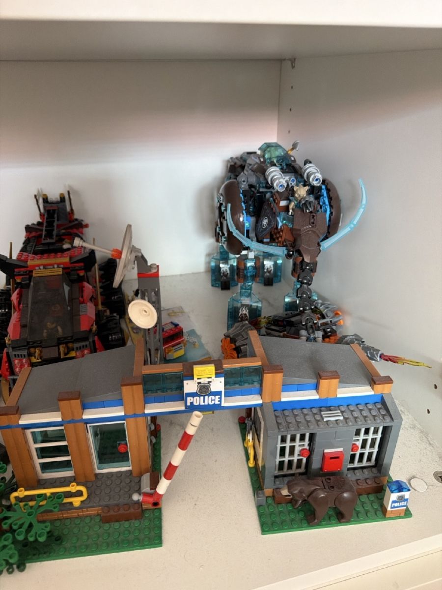 Giocattoli: Sehr grosse Lego Sammlung mit vielen Sets – Usato da Zumikon venduto da gia_r2z5 3