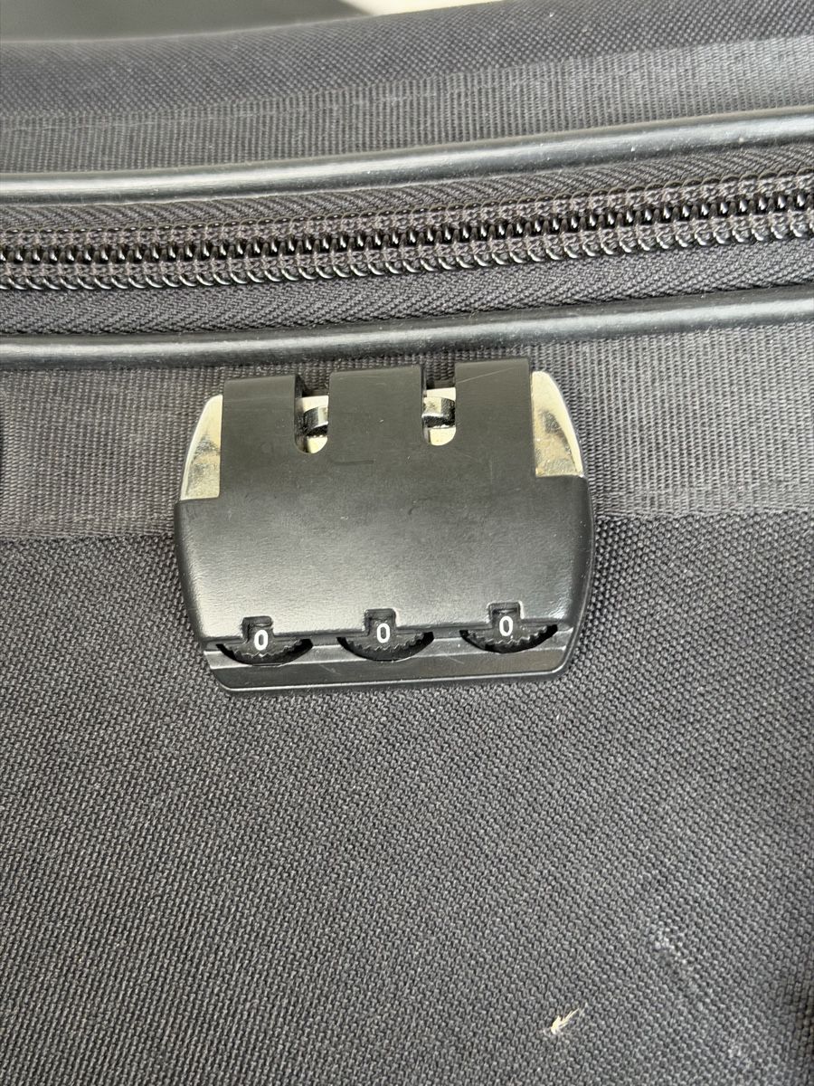 Strumenti musicali: Protective Cello Case - Safeguard Your Instrument – Usato da Lausanne venduto da artnouveau04 4