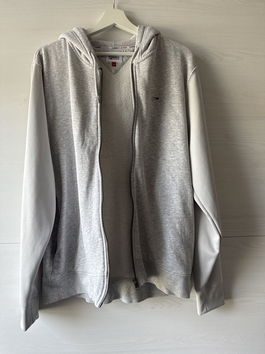 Jacken: Kapuzenjacke von Tommy Jeans – Gebraucht aus Untersiggenthal von vikivi