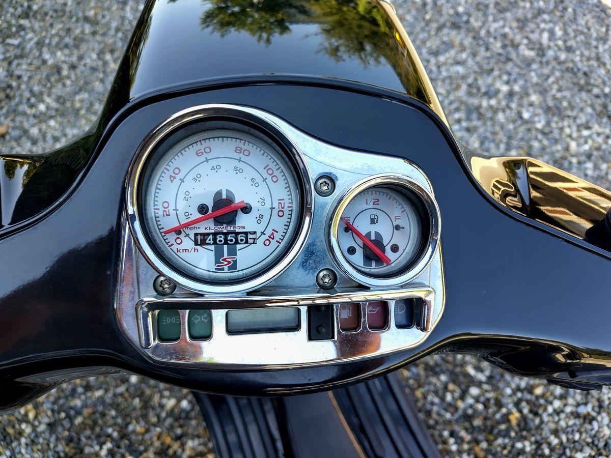 Vespa Scooters: Vespa LXS 125 – Gebraucht aus Balgach von Aussietrader 2