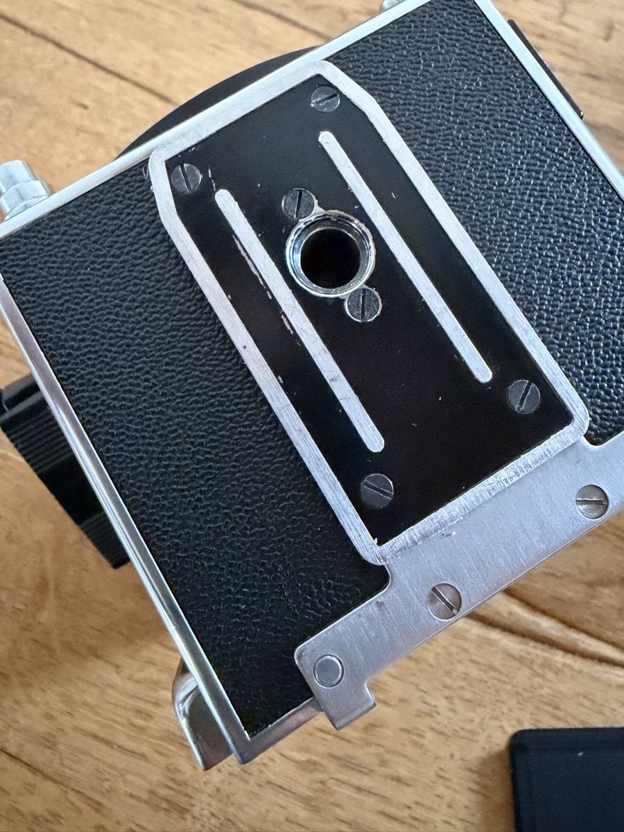 Hasselblad Fotocamera: Hasselbad 2000FC/M – Nuovo (secondo la descrizione) da Tägerig venduto da Okidesign 7