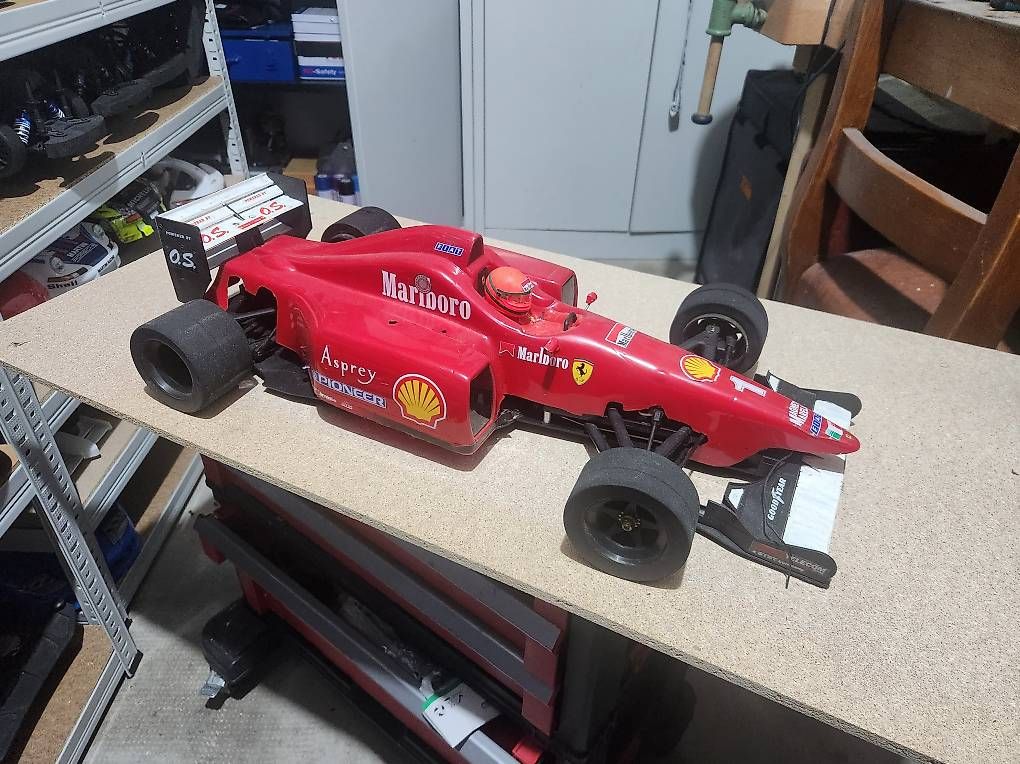 Modellismo RC: Kyosho 643 1/8 Thermique – Usato da Renens VD venduto da aligrapefruit