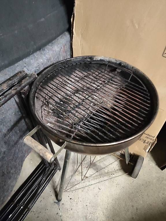 Griglie: Holzkohlegrill auf Standfüßen mit Rollen – Usato da Zürich venduto da mou_n9ns 2