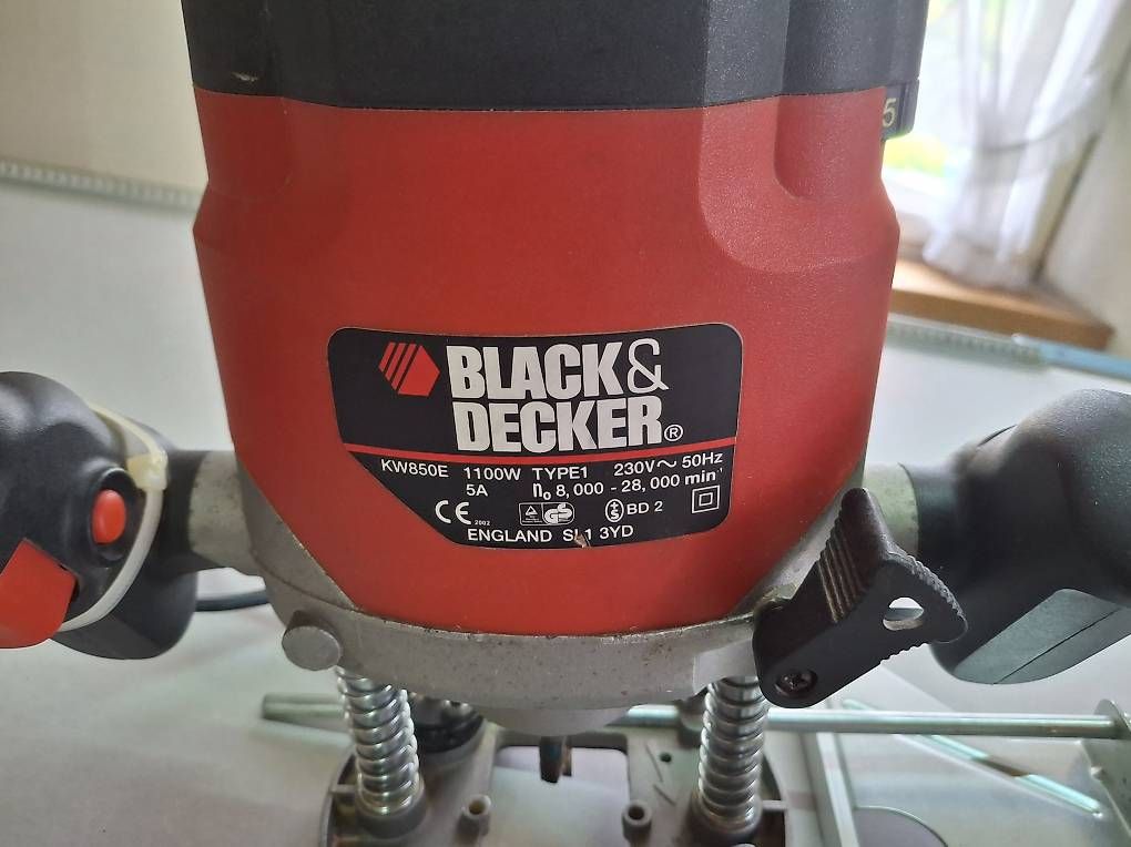 Tutte le macchine: Black & Decker KW850E Oberfräse + Fräser Set – Usato da Rüti ZH venduto da Liliane_market 3