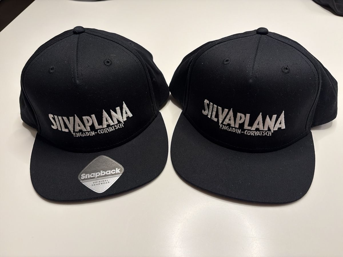 Chapeaux, bonnets & casquettes: Snapback Truckerhat Silvaplana – D'occasion à Meggen par Mitohnescharf