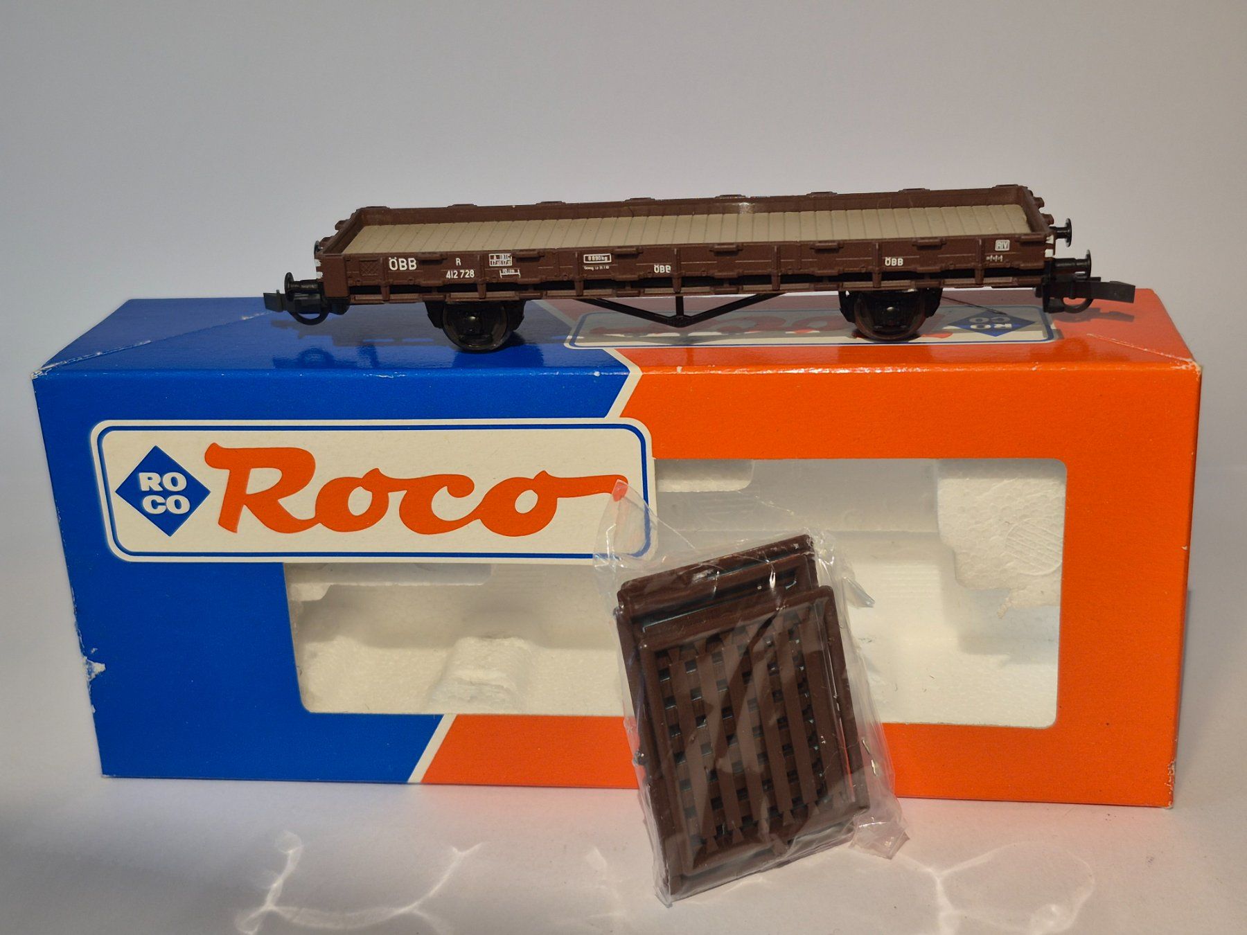 Roco Modelleisenbahnen: Roco Güterwagen Rundenwagen ÖBB - 46483 – Gebraucht aus Zürich von Ricola_Citron