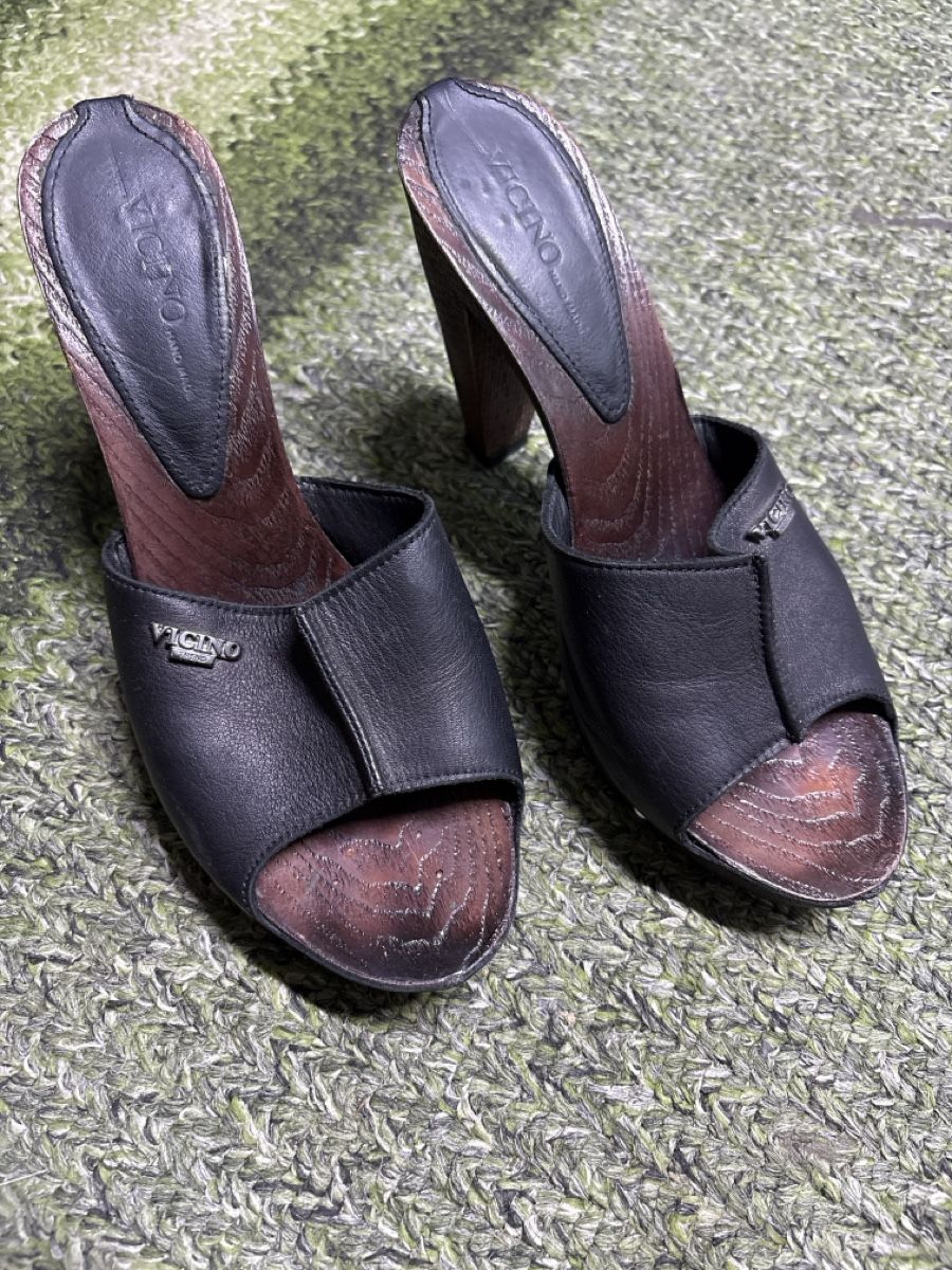 Scarpe da donna: Pantoletten Vicino Hand made Y2K Leder – Usato da Bern venduto da LoveVintageY2K
