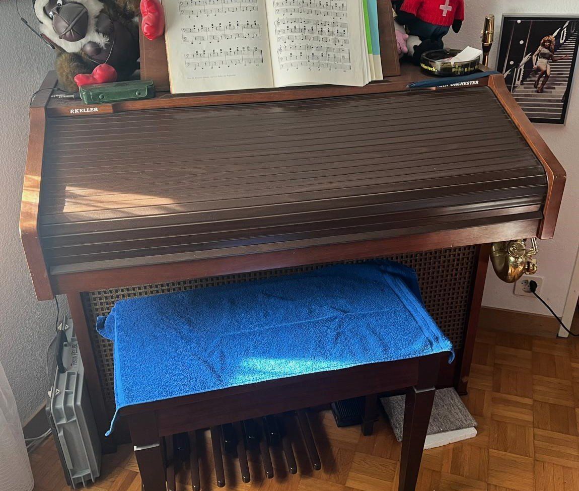 Strumenti musicali: Orgel Farfisa Metropolitan – Usato da Reinach BL venduto da fliegenrolli