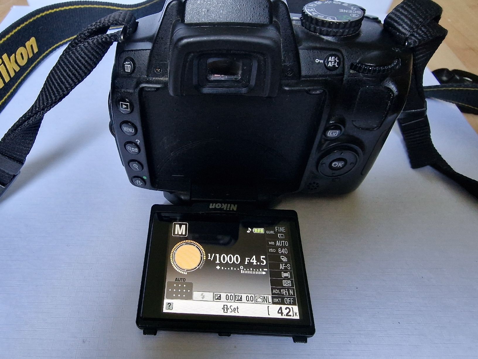 Nikon Fotocamera: Nikon D5000 18-55 kit + SD-card + bag – Usato da Neftenbach venduto da ant_lr9d 3