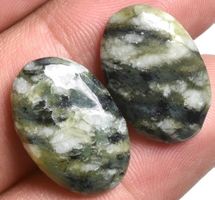 Cabochon Paar L-2145 – Grüner Jaspis je 21x15mm