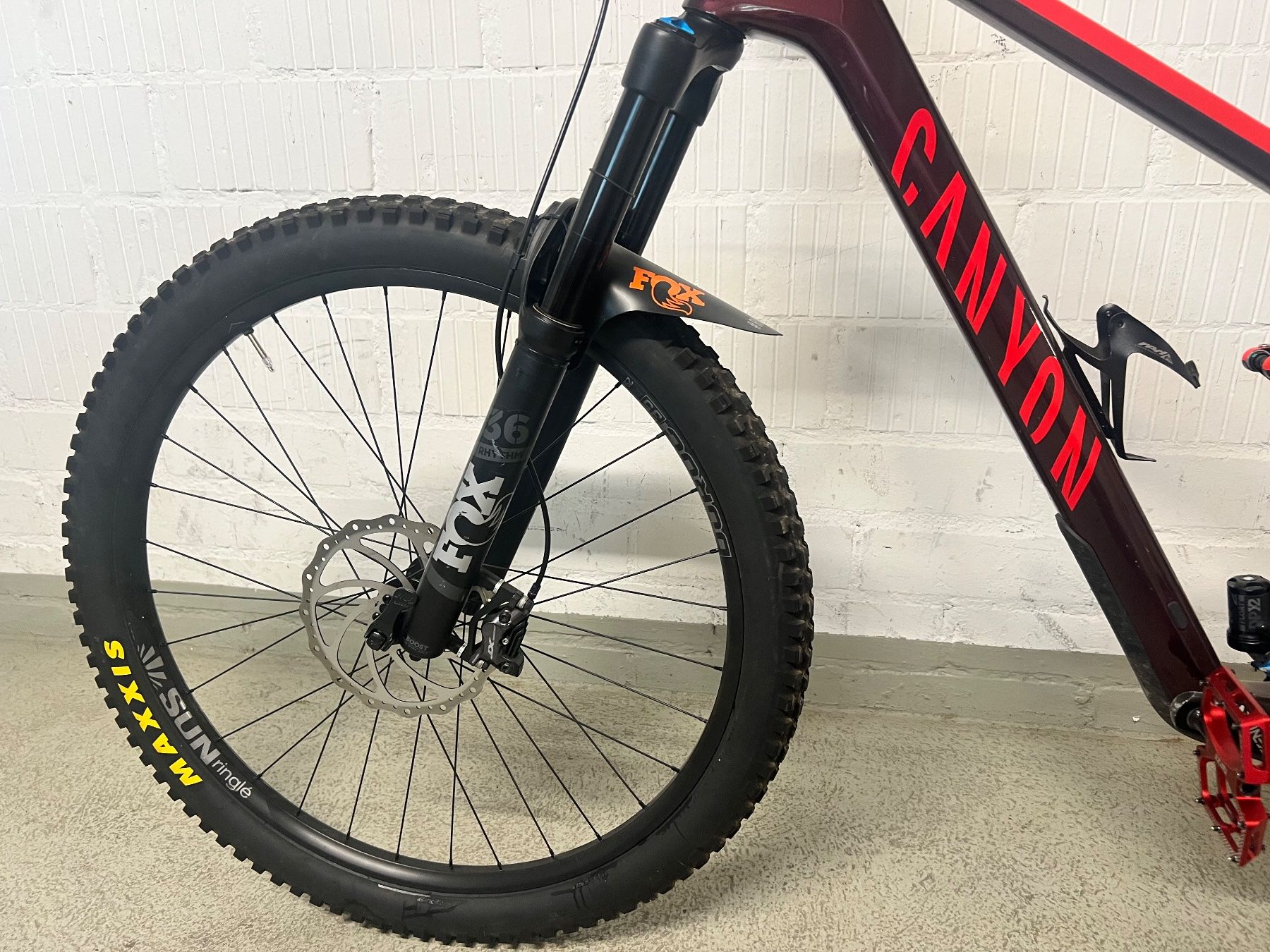 Canyon Biciclette: Mountainbike Canyon Strive CF 5.0 – Usato da Bern venduto da No1e 2
