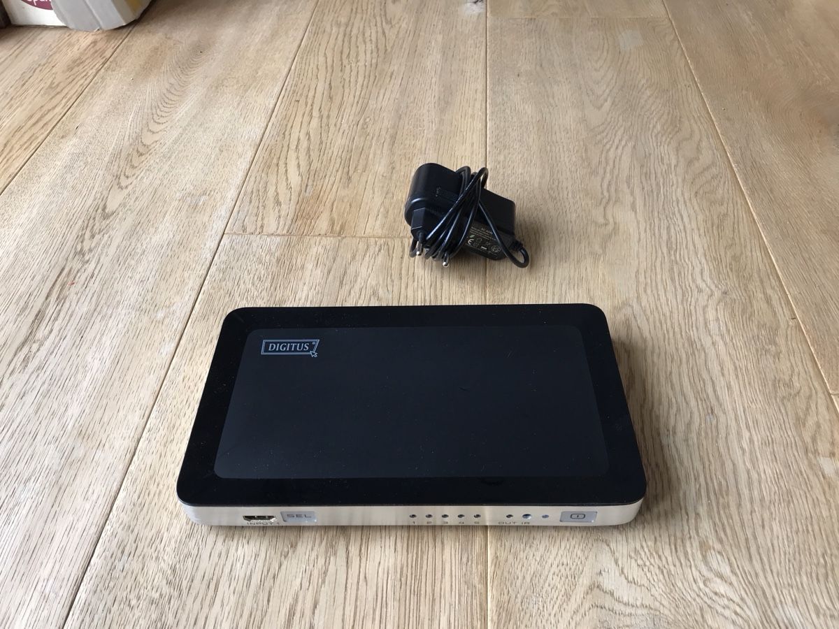 Hubs & Switches: HDMI Switch 5-Port – D'occasion à Gelterkinden par Schallgeber