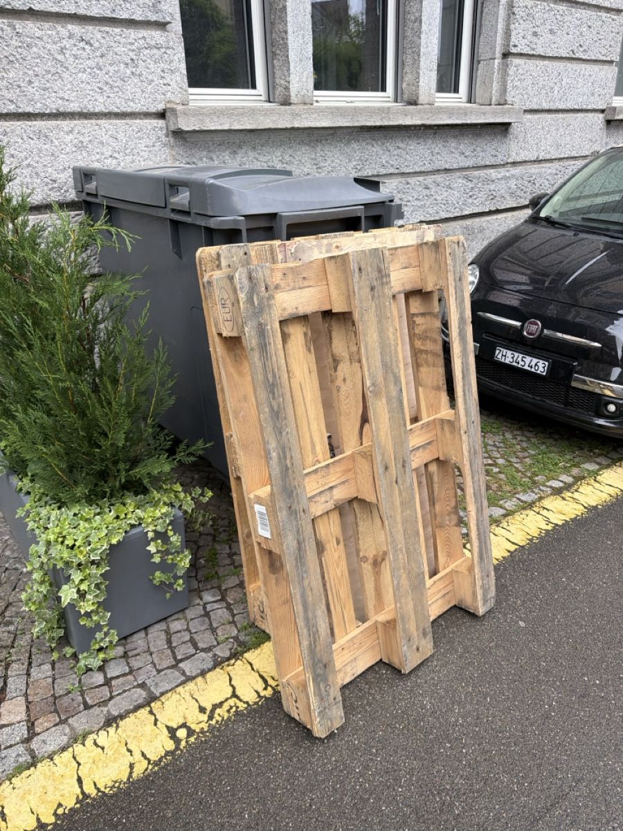 Pallets: Holz Paletten zum verschenken – Usato da Zürich venduto da TechGamng