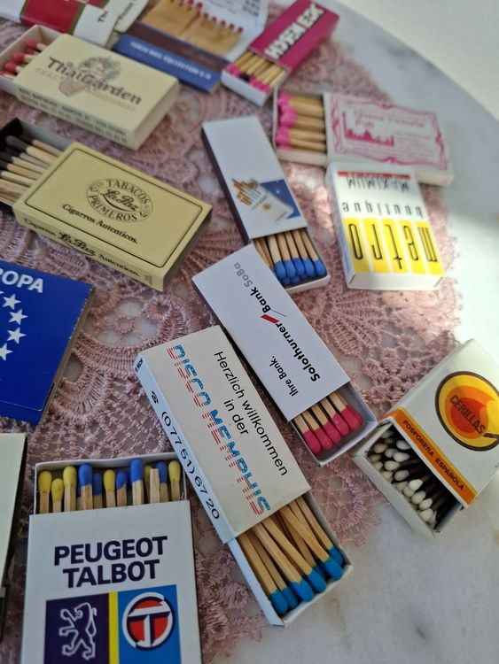 Accendini: Grosse Sammlung von alten Zündhölzern aus aller Welt – Usato da Zuchwil venduto da bvj_5t82 1