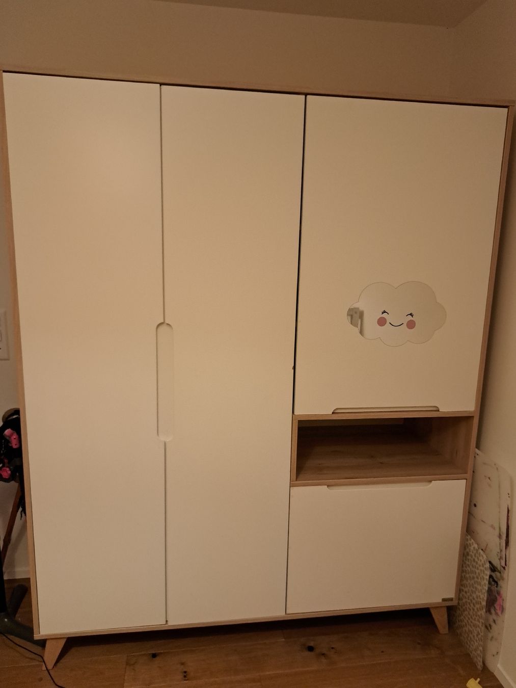 Schränke: Kinderkleiderschrank Geuther – Gebraucht aus Kerzers von sar_yv5s