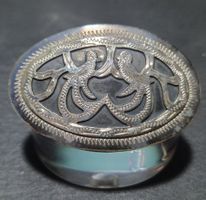 Silberbrosche 900 Silber – Motiv „Liebesvögel“