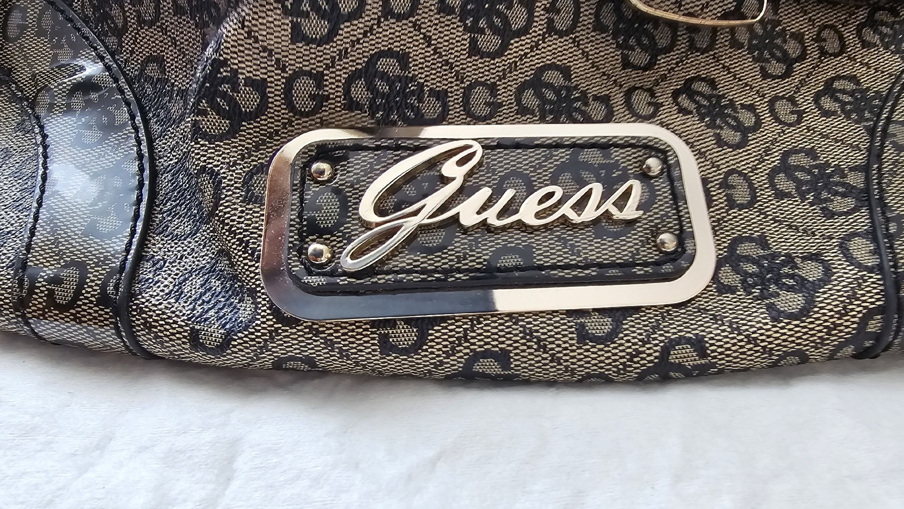 Guess Altro in  Abbigliamento & Accessori: Guess Handtasche, Top Zustand. – Nuovo (secondo la descrizione) da Allschwil venduto da bar_csw9 4