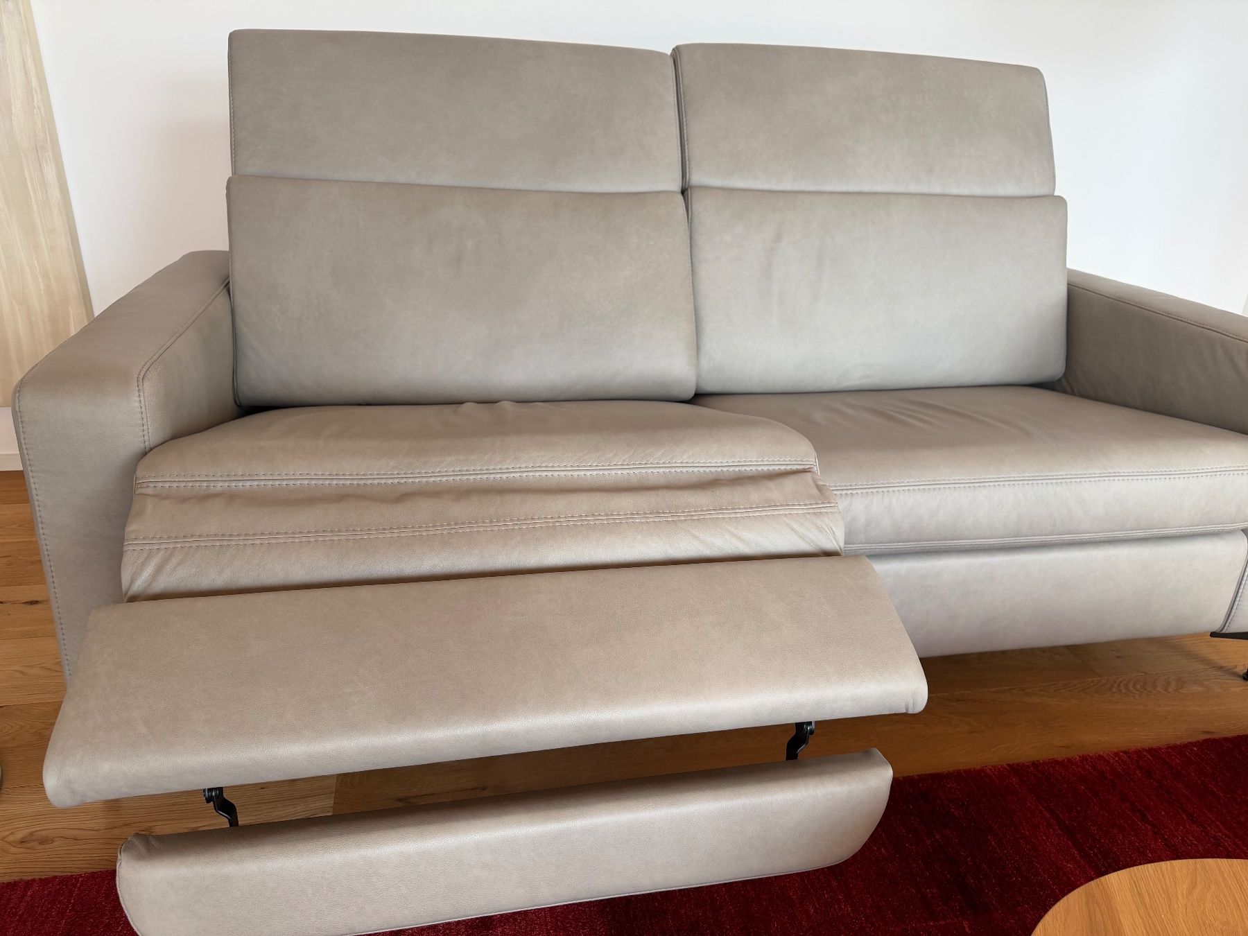 Farben: Sofa 2.5 Sitz Leder hellgrau – Neu (gemäss Beschreibung) aus Gunten von Heinz016 2