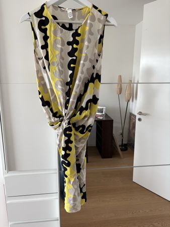 Diane von Furstenberg 100% silk dress 