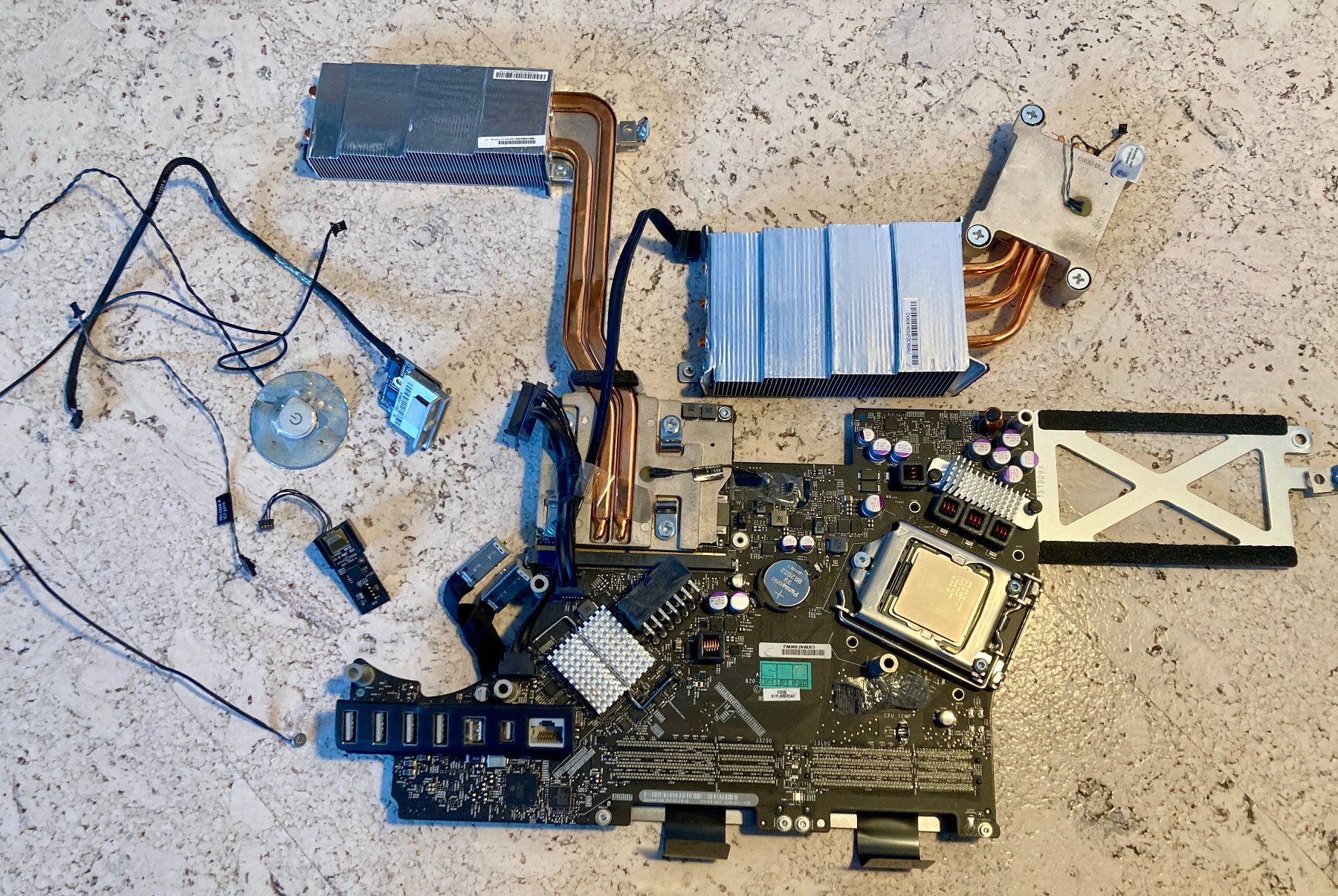 Intel Schede madri: Apple iMac A1311 2010 Logic Mother Board mit CPU – Usato da Saas-Grund venduto da GarageSaleToday