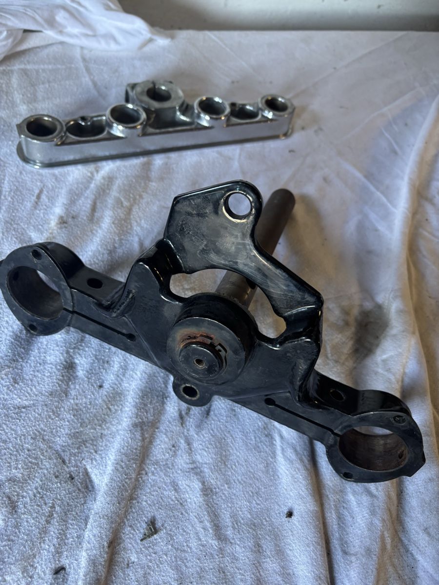 Harley-Davidson Tutti i ricambio per moto: Harley Davidson Gabelbrücke – Usato da Schötz venduto da Harley35 6