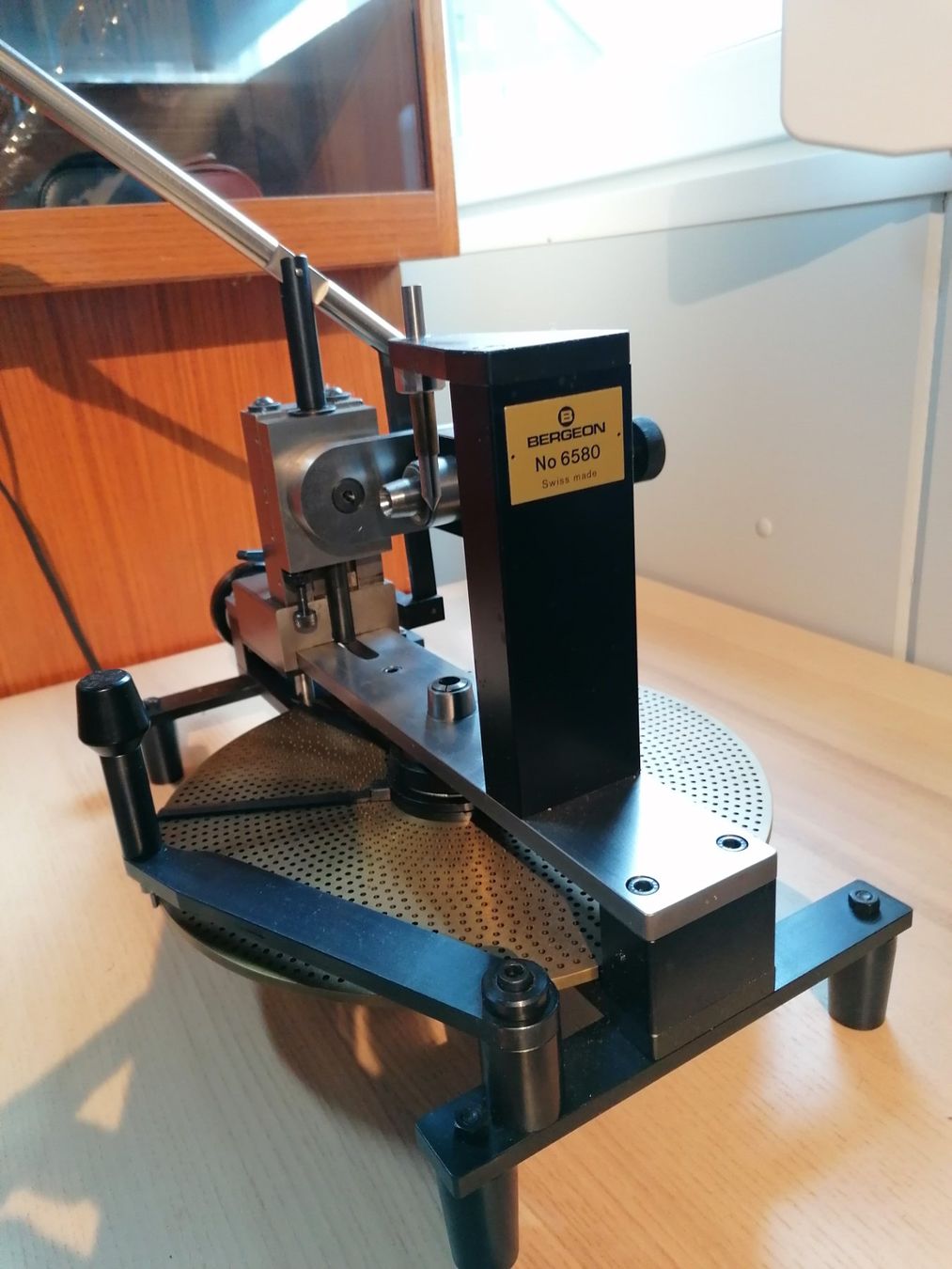 Tutte le macchine: BERGEON 6580 Zahnradfräsmaschine – Usato da Bülach venduto da Uhrenwerkstatt 1