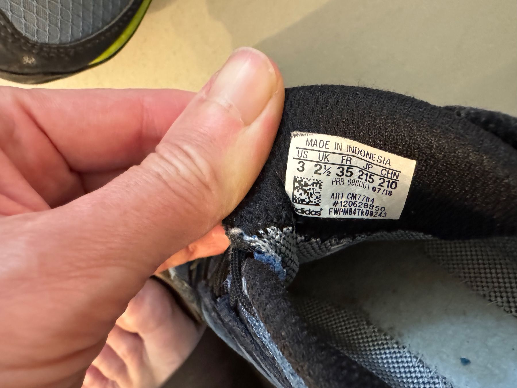 Adidas Schuhe für Jungen: Trekkingschuhe Adidas Terrex, 35 – Gebraucht aus Siebnen von Nulu12 5