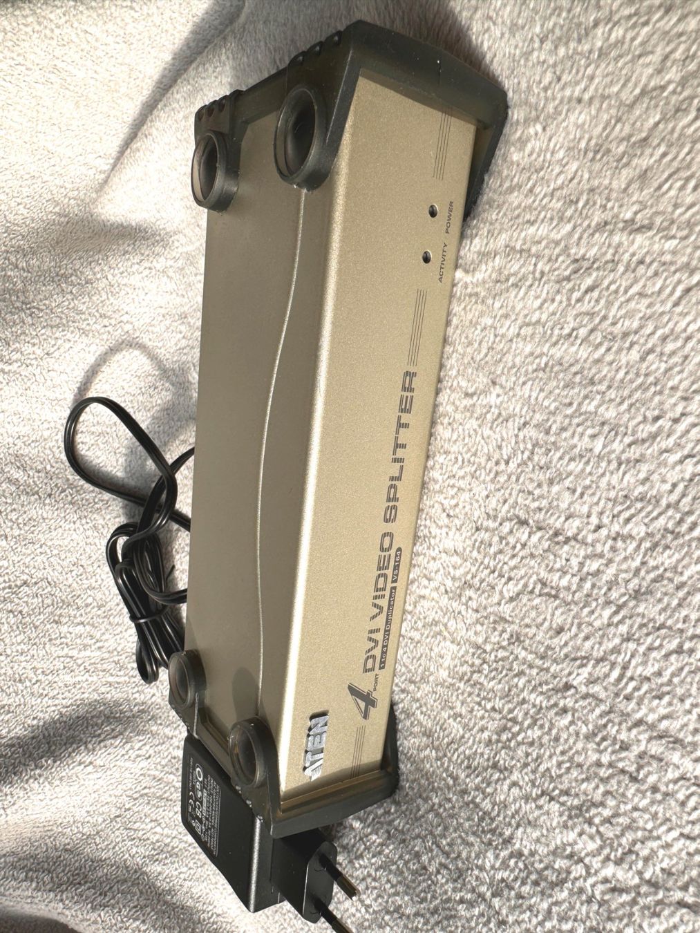 Videocamere: Aten VS-164 4 way DVI Video Splitter – Usato da Zürich venduto da Malco0 9