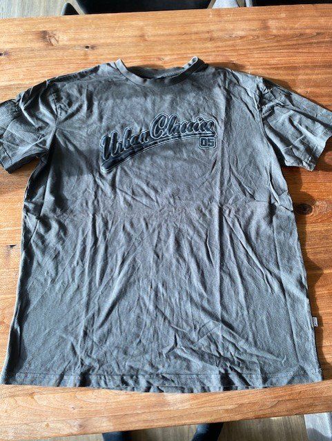 T-shirt: T - Shirt Urban classics Gr. M – Usato da Schnottwil venduto da Garuso 2