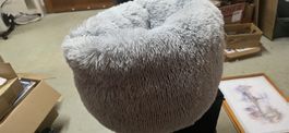 Hunde/Katzenbett flauschig grau, Neu.